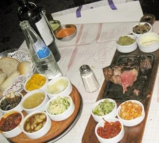 Lunch at Cabrerra - Photo © Carl Amoth