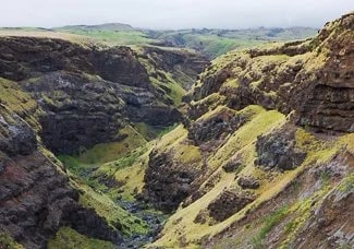 Canyon along the Hana Highway - Photo © Carl Amoth