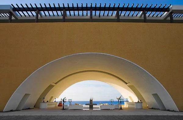 The lobby of the Marquis Los Cabos