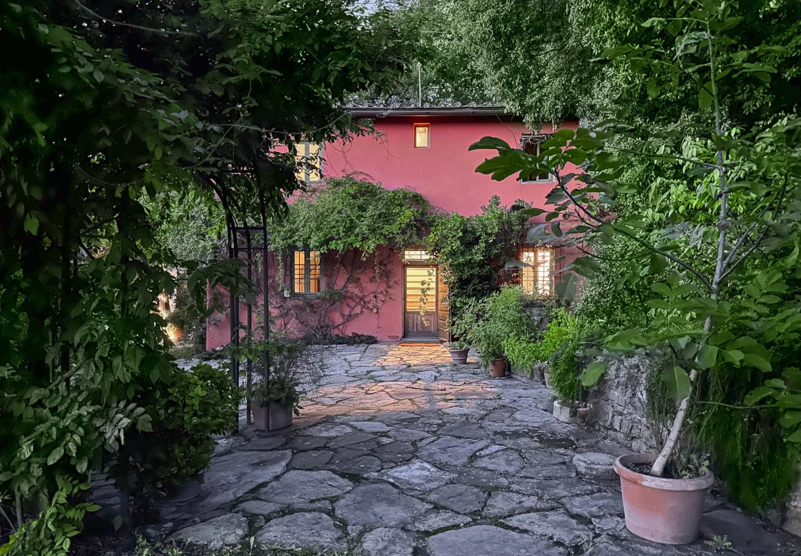 Approaching our rental, Villa Casanova
