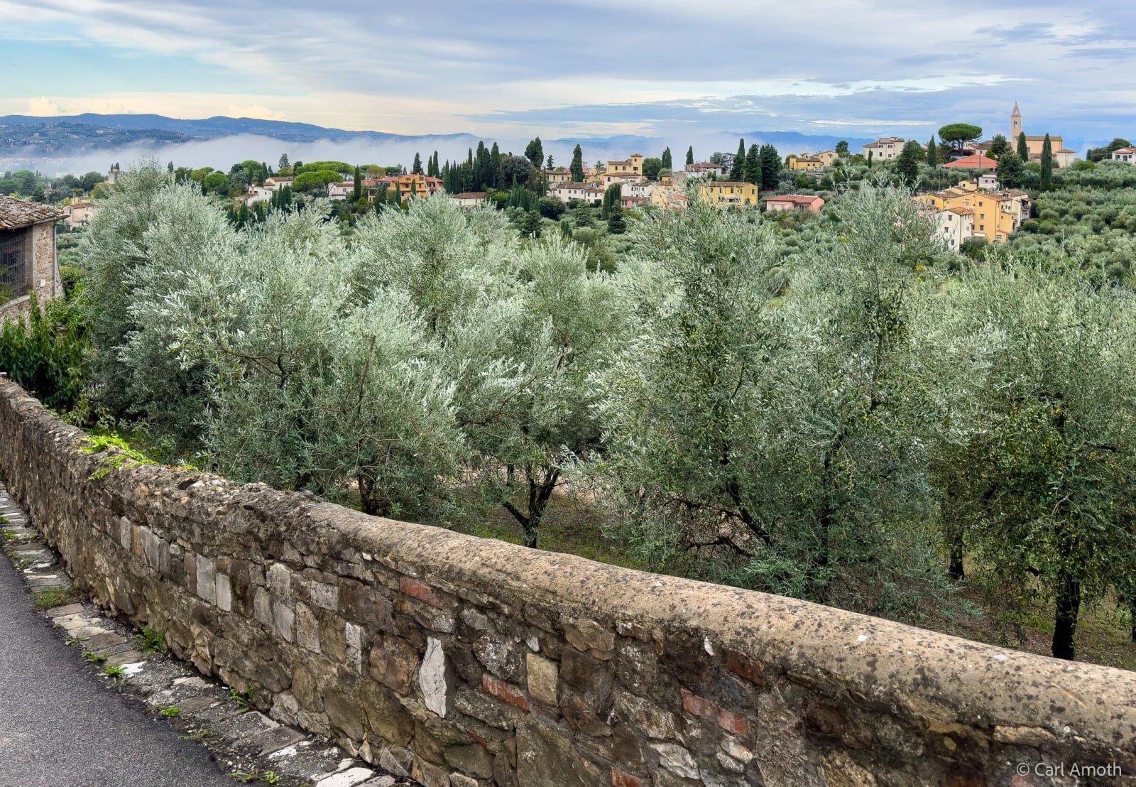Approaching the village of Settignano