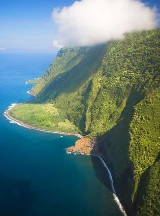 Second view of the highest sea cliff's in the world - on Molokai  - Photo © Carl Amoth