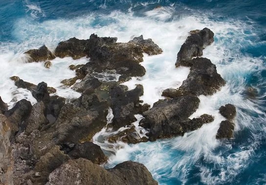 Southeastern coastline along the Hana Highway - Photo © Carl Amoth